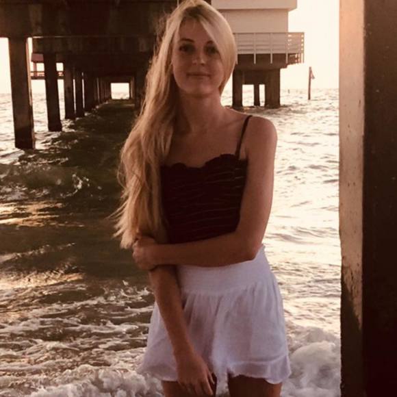 Meet your Posher, Cassie - Picture 1 of 1